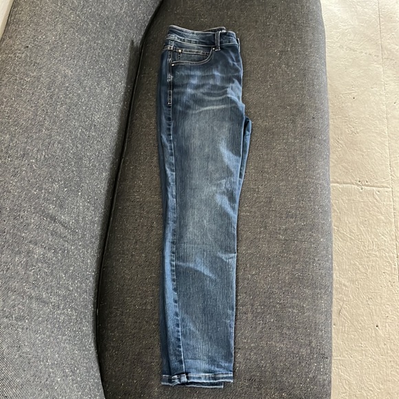 These are brand new, never worn Maurice’s Blue jeans. - Picture 2 of 5
